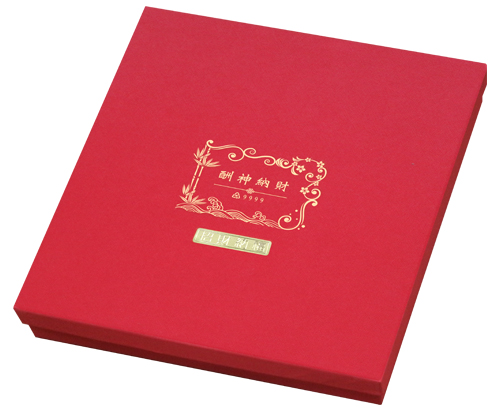 紅色酬神納福大金牌包裝盒外部特寫